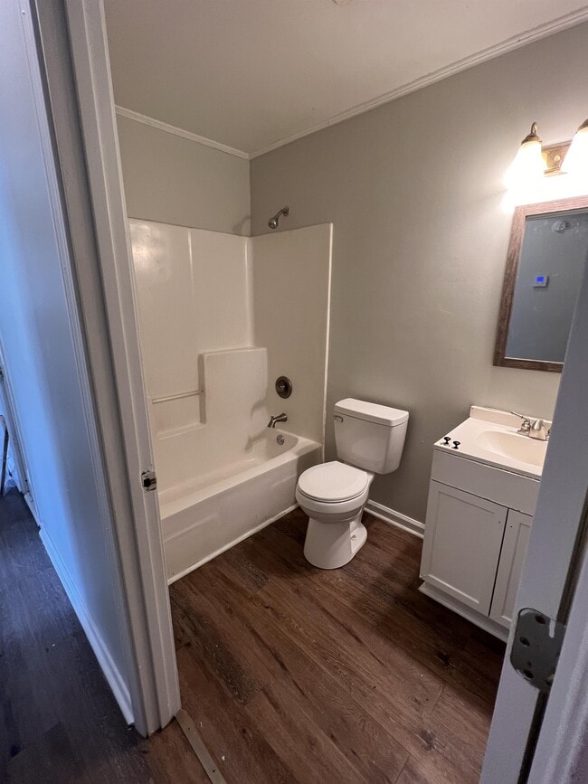 Building Photo - 106 Whiteoak Cir