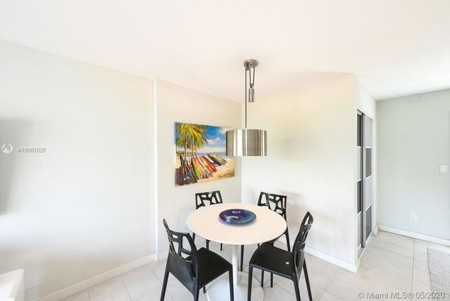 Building Photo - 1357 Collins Ave