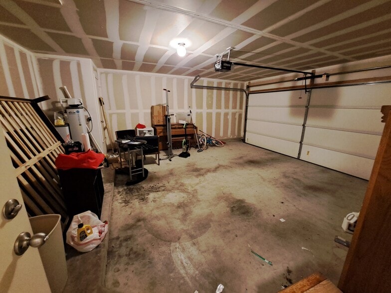 Building Photo - 1208 Hawkeye Point Rd