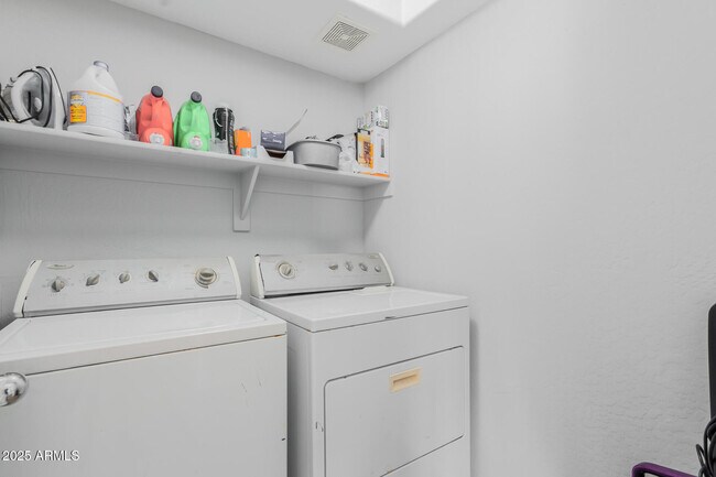 Building Photo - 25577 W Whyman St