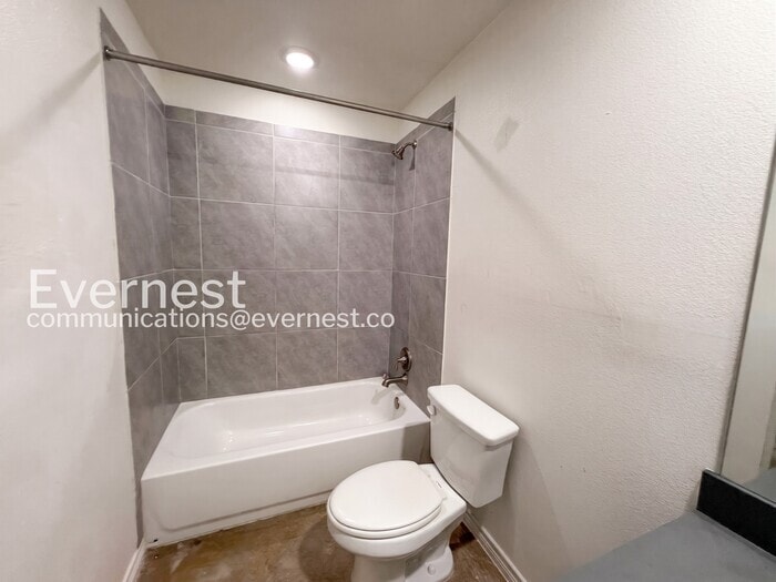 Building Photo - 2316 Duntov Dr