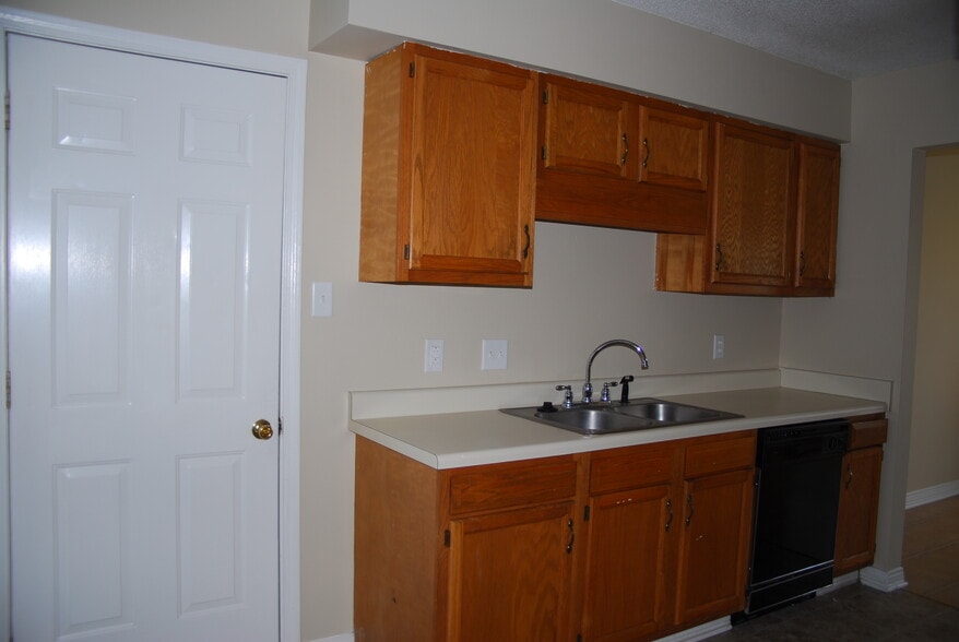 Building Photo - 33 Heather Ln