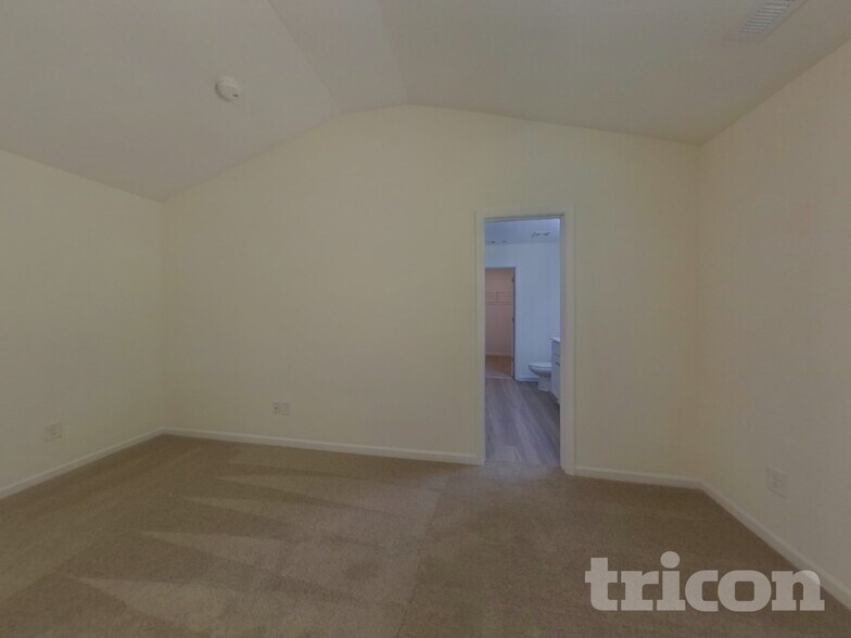 Building Photo - 2729 Yurman Rd