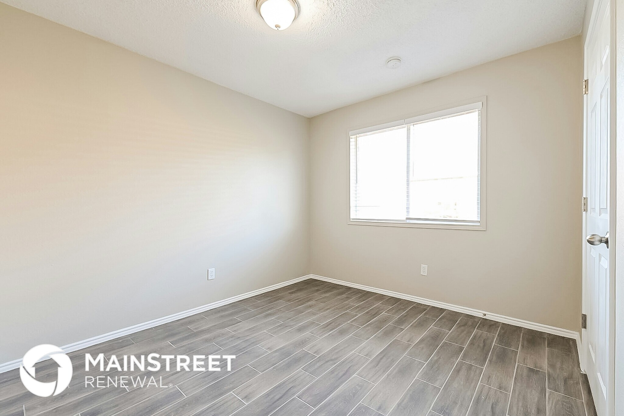 Building Photo - 1536 Montreal Ln