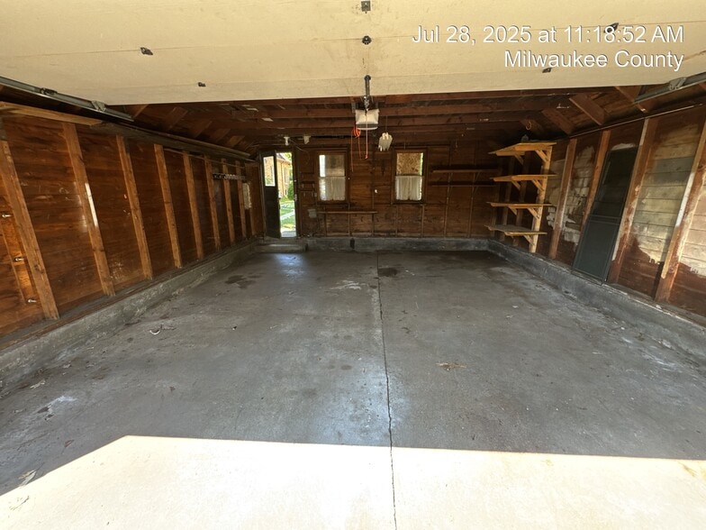 Building Photo - 3370 S Princeton Ave