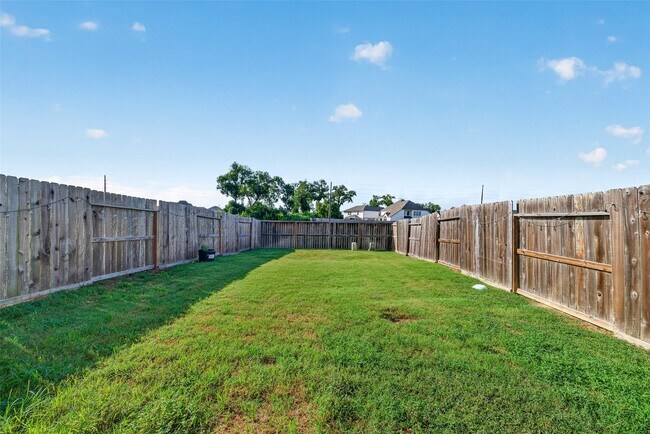 Building Photo - 1523 Rustling Creek Dr