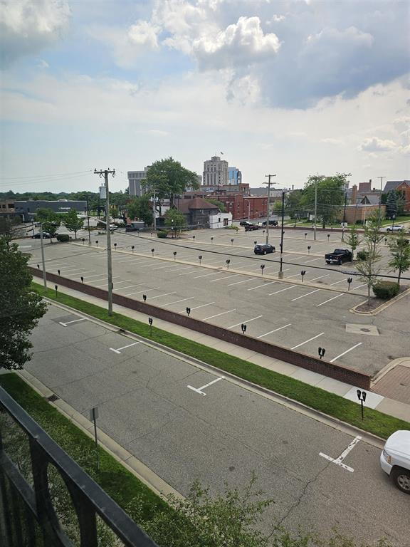 Building Photo - Downtown Mount Clemens Loft 2 Bedroom, 1 Bath Top Floor, Garage. Soaring 20-Foot Ceilings, Dramat...
