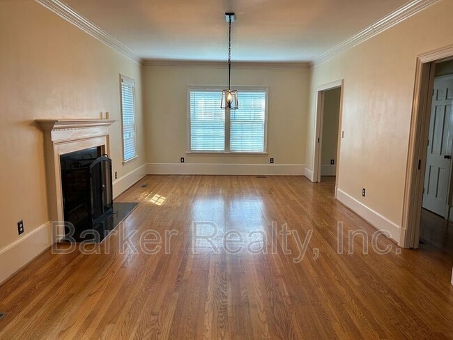 Building Photo - 636 Palmer Dr