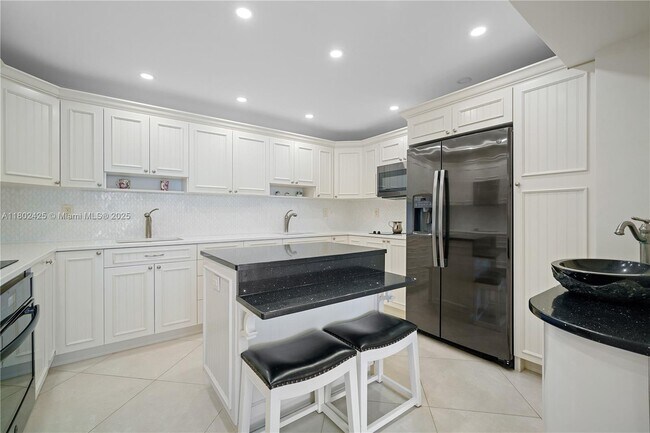Building Photo - 9341 Collins Ave