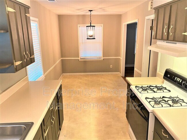 Building Photo - 1623 Delmont Rd