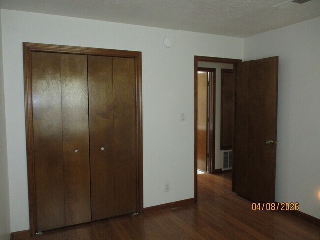 Building Photo - 10409 Camino Del Oso NE