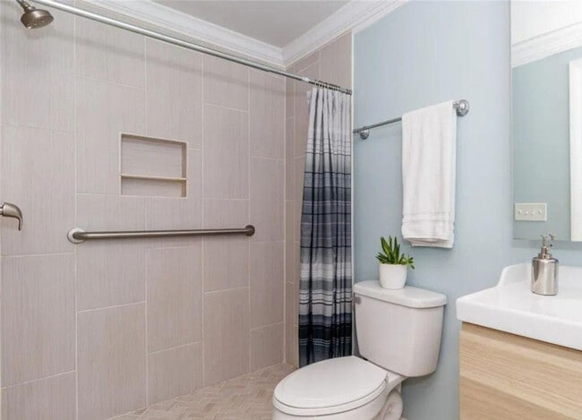 Building Photo - 7417 Shadowlake Dr