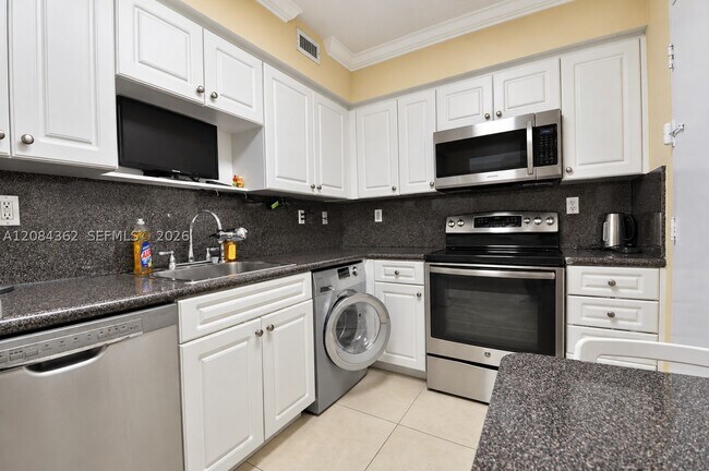 Building Photo - 2501 S Ocean Dr