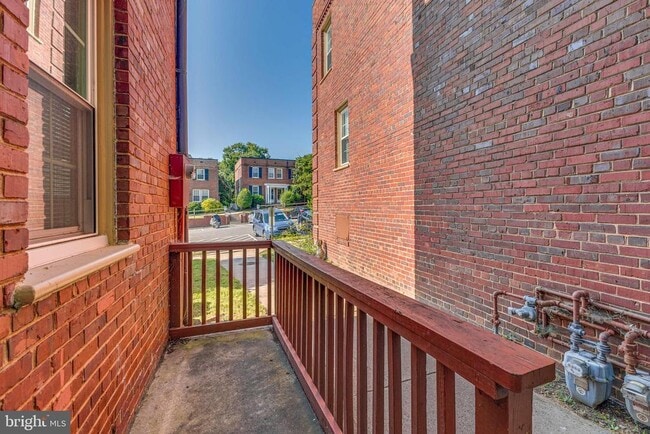 Building Photo - 1500 S Barton St