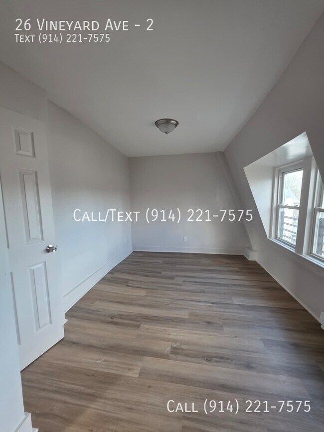 Building Photo - 26 Vineyard Ave