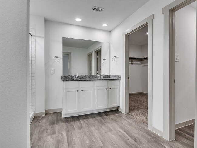 Building Photo - 10627 Great Basin Dr