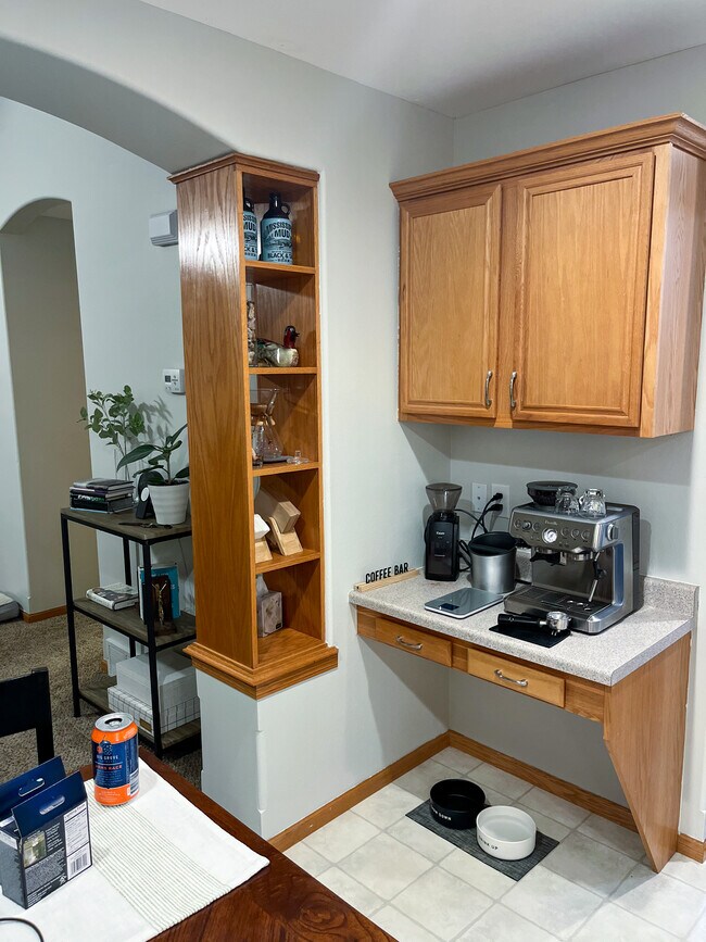 Building Photo - 1552 Deerfield Dr