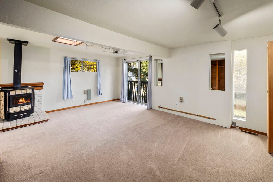 primary bedroom on upper level - 16758 45th Ave NE