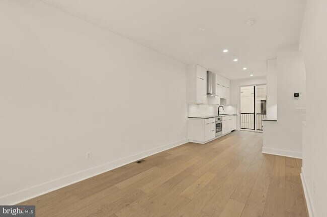 Building Photo - 2607 1st St NW