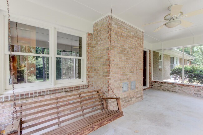 Building Photo - 130 Aspen Way