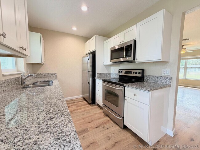Building Photo - 8748 Sunset Dr