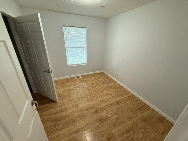 Building Photo - 217 Haycraft St