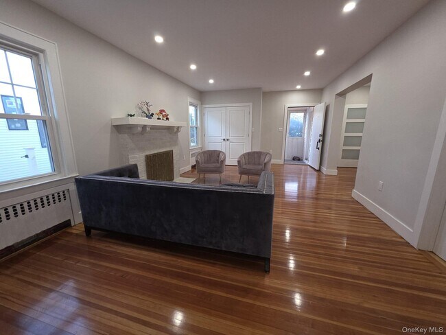 Building Photo - 325 Pacific Ave