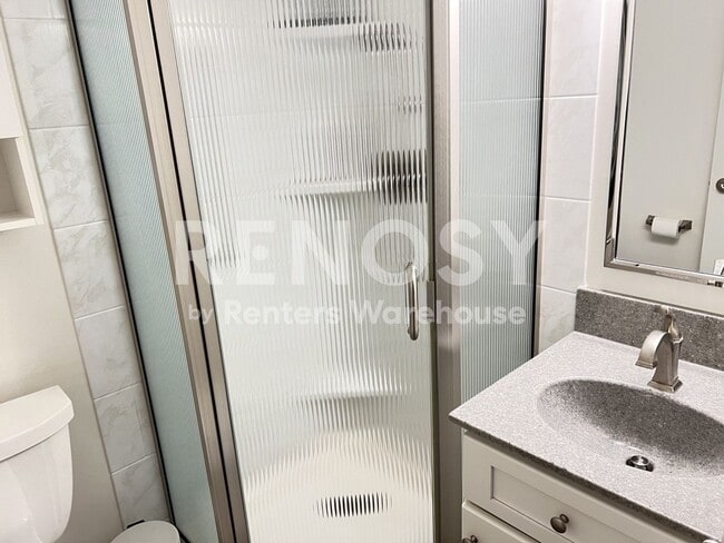 Building Photo - 1BR 1BA CONDO IN Plymouth!
