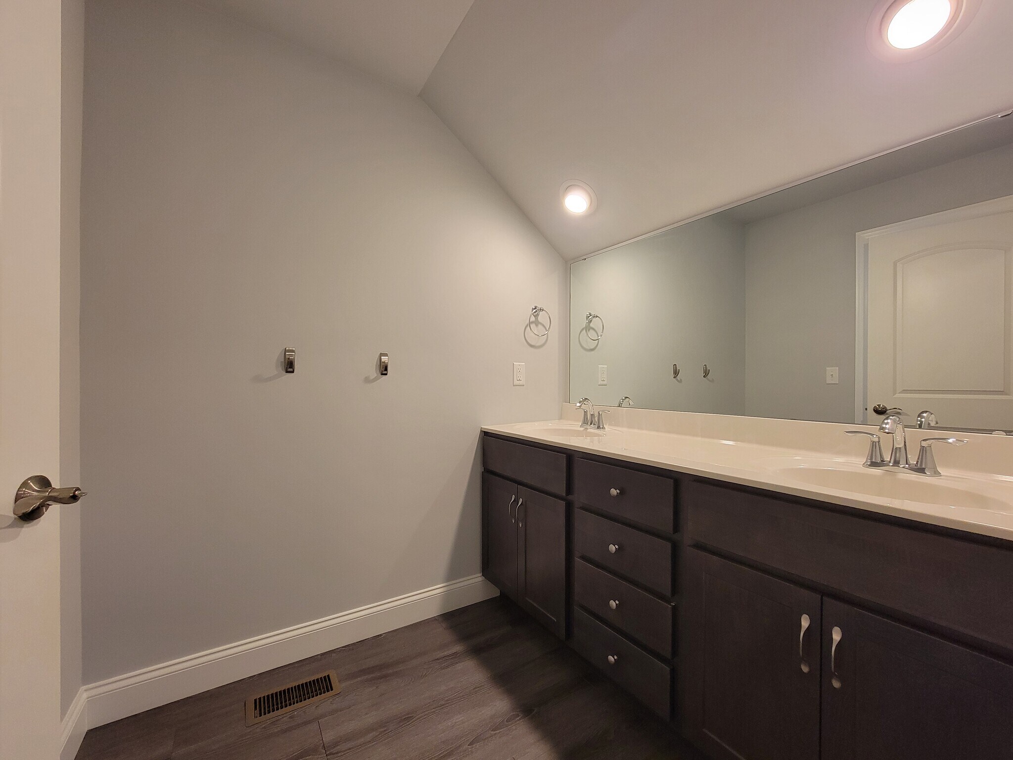 Building Photo - 213 Buckton Dr