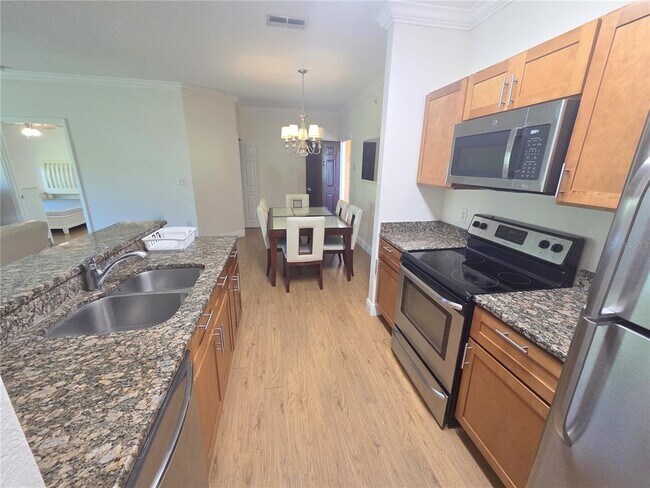 Building Photo - 5463 Vineland Rd