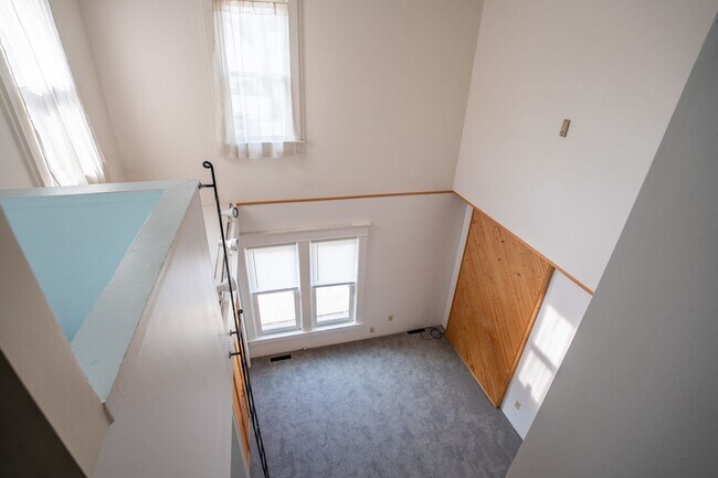 Building Photo - 919 Plum St