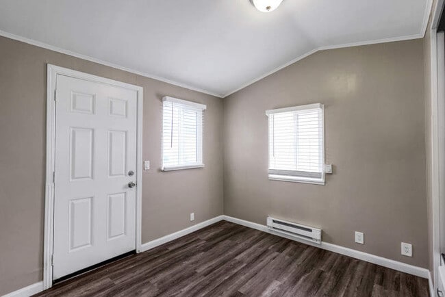 Building Photo - 341 3rd Ave