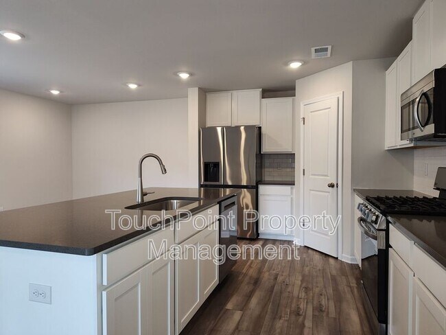 Building Photo - 3247 Crawford Ave