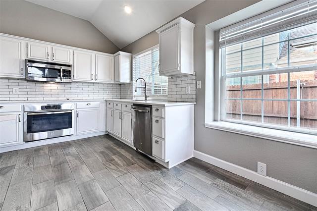 Building Photo - 4109 Pinewood Dr