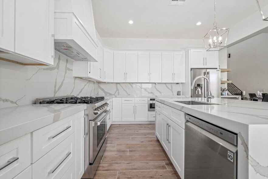 Building Photo - 19550 N Grayhawk Dr