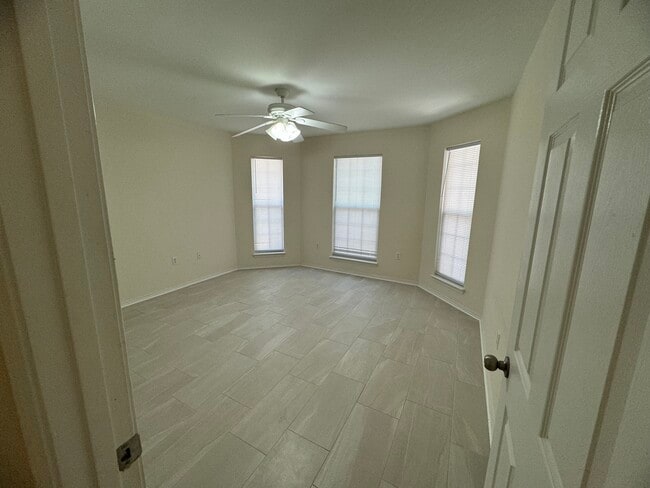 Building Photo - 1615 Chadwick Ln