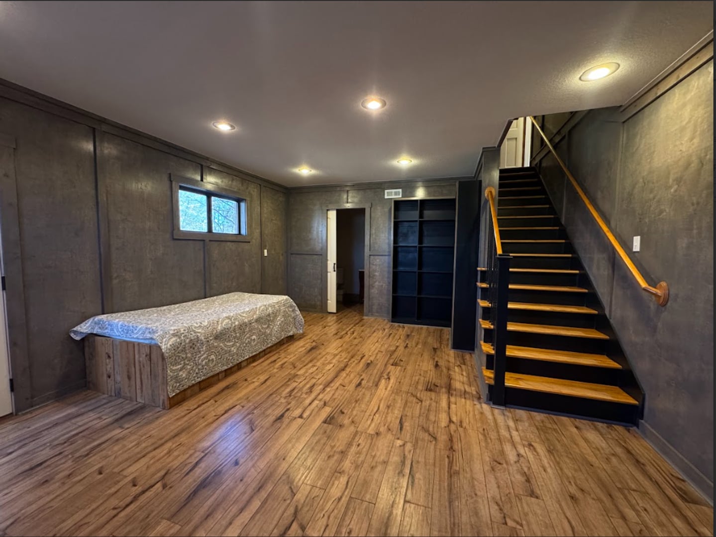 Building Photo - 23 N Howard Pl