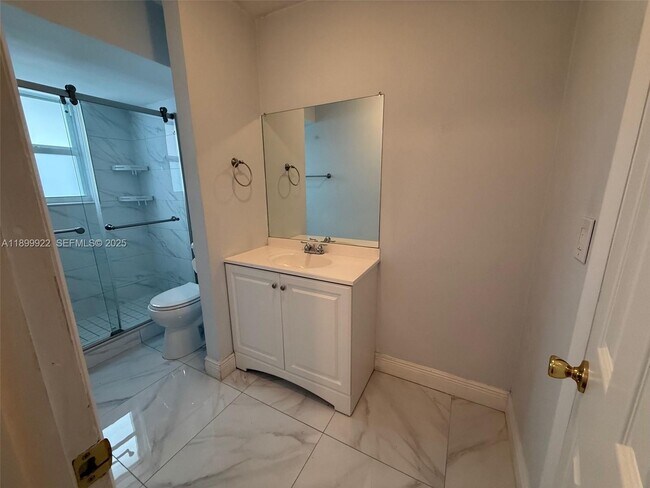 Building Photo - 17255 SW 95th Ave