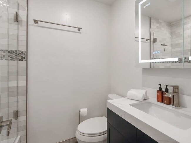 Building Photo - 750 S Sierra Ave