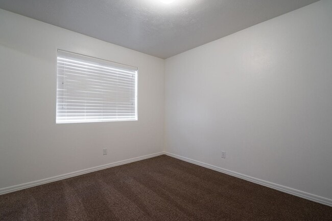 Building Photo - La Paloma Condo with 2-Bedrooms and 2-Bathrooms