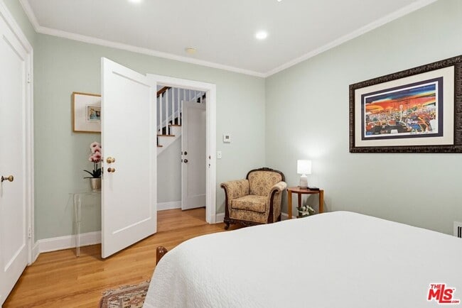 Building Photo - 516 S Rimpau Blvd