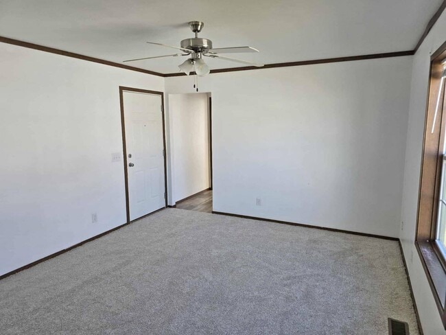 Building Photo - 45 Lincoln Ave