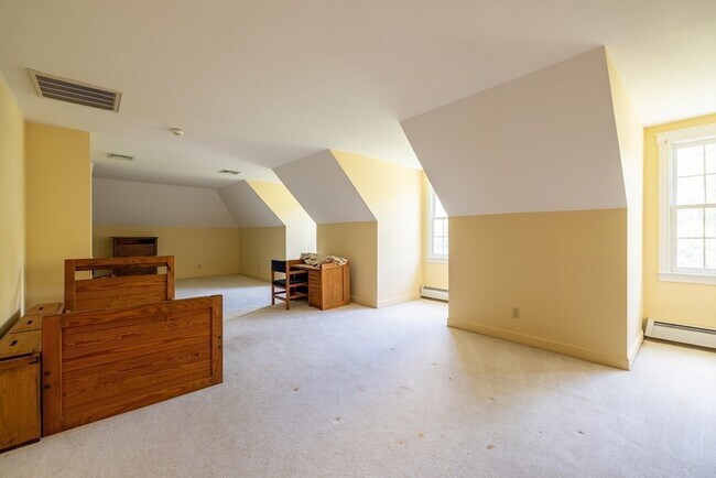 Building Photo - 56 Holt Rd
