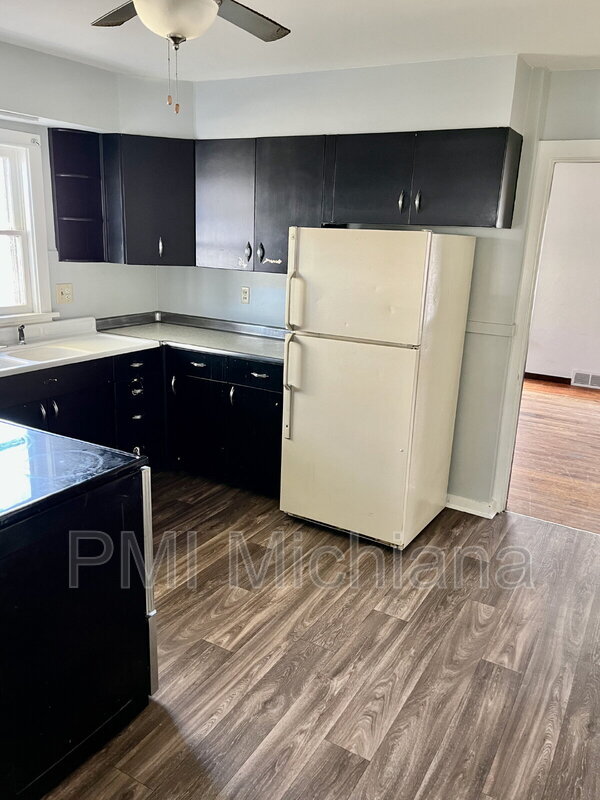 Building Photo - 1019 S Ironwood Dr