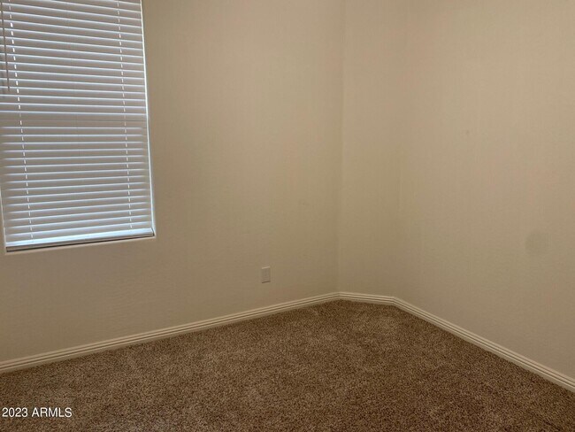 Building Photo - 826 W Nova Pl