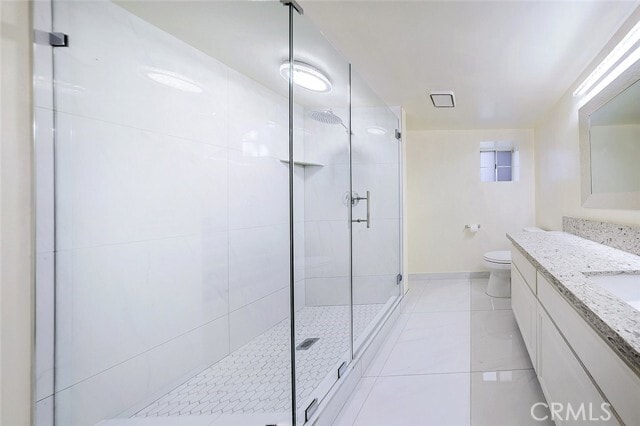 Building Photo - 2255 E Chevy Chase Dr