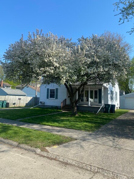 Primary Photo - 1828 Roszel St