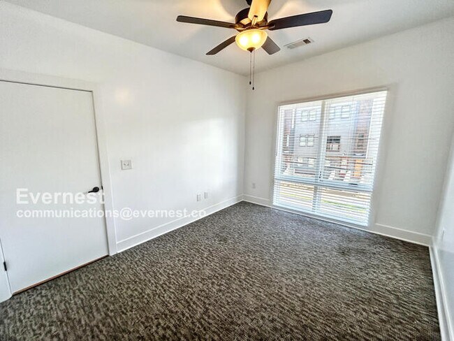 Building Photo - 2704 Clifton Ave