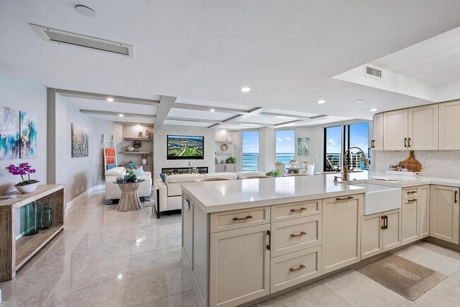 Building Photo - 176 Helios Dr