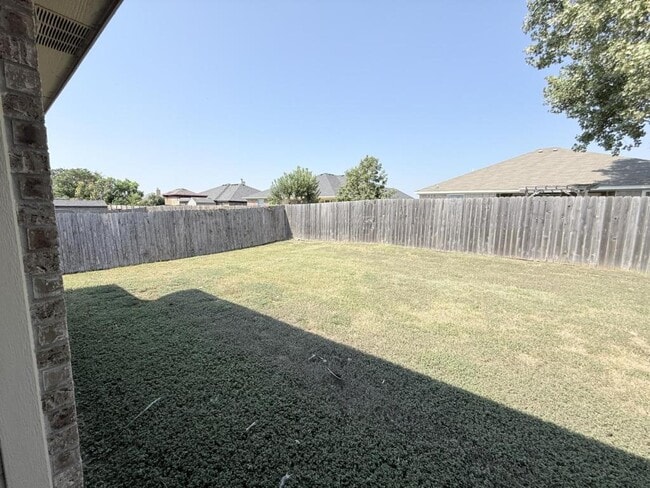 Building Photo - 2409 Gail Dr